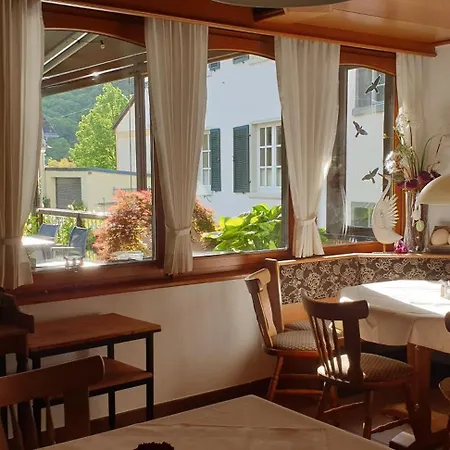 Gaestehaus Serwazi-zenzen Hotel *