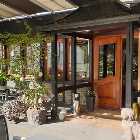 Hotel Gaestehaus Serwazi-zenzen Mesenich