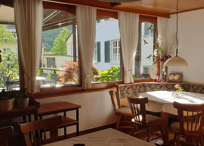 Gaestehaus Serwazi-zenzen Hotel *